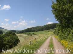 Wanderweg oberhalb der Diemel.